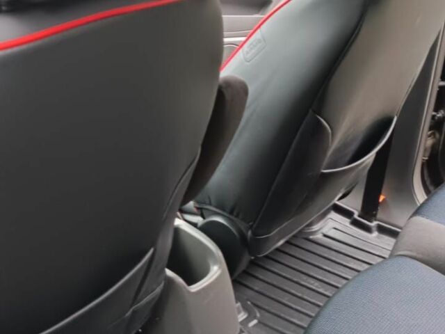 Черный Форд Си-Макс, объемом двигателя 1.6 л и пробегом 189 тыс. км за 6600 $, фото 9 на Automoto.ua