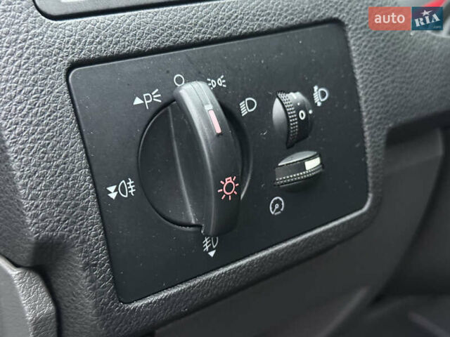 Черный Форд Си-Макс, объемом двигателя 1.6 л и пробегом 234 тыс. км за 5750 $, фото 40 на Automoto.ua