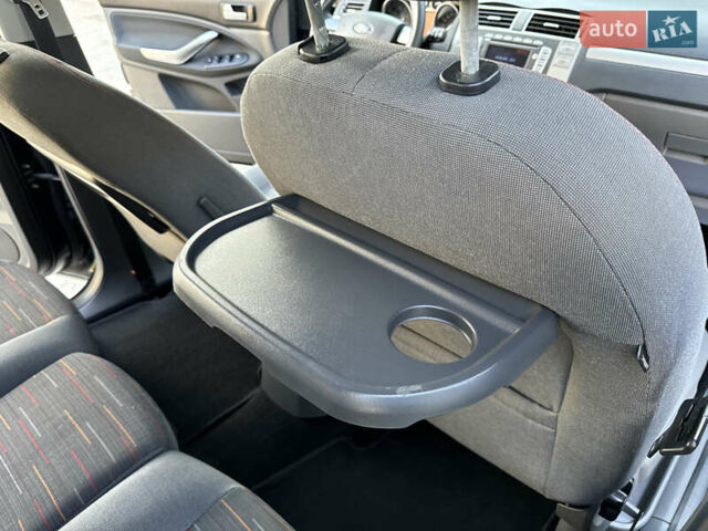Чорний Форд Сі-Макс, об'ємом двигуна 1.6 л та пробігом 227 тис. км за 6499 $, фото 91 на Automoto.ua