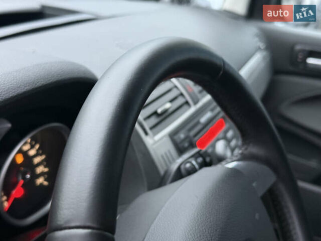 Черный Форд Си-Макс, объемом двигателя 1.6 л и пробегом 234 тыс. км за 5750 $, фото 25 на Automoto.ua