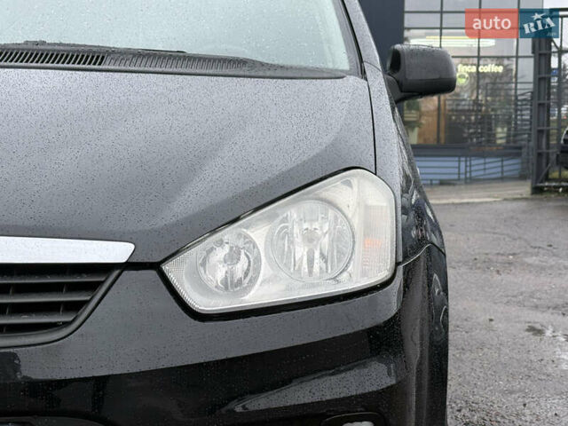 Черный Форд Си-Макс, объемом двигателя 1.6 л и пробегом 234 тыс. км за 5750 $, фото 17 на Automoto.ua