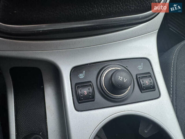 Черный Форд Си-Макс, объемом двигателя 1.6 л и пробегом 213 тыс. км за 7400 $, фото 8 на Automoto.ua