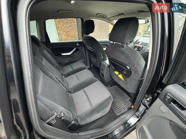 Черный Форд Си-Макс, объемом двигателя 2 л и пробегом 190 тыс. км за 4999 $, фото 12 на Automoto.ua