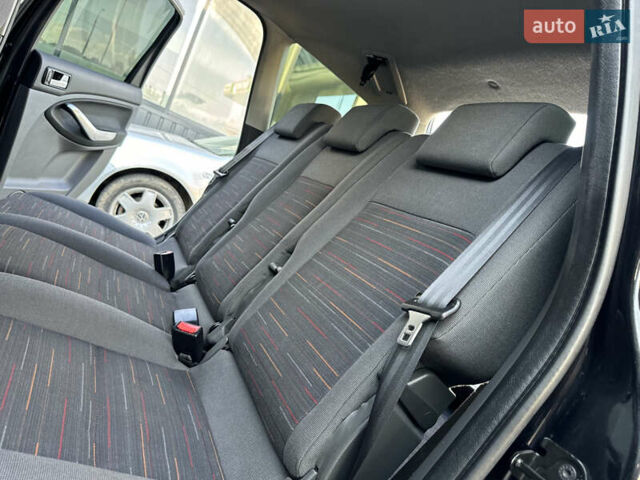 Чорний Форд Сі-Макс, об'ємом двигуна 1.6 л та пробігом 227 тис. км за 6499 $, фото 65 на Automoto.ua