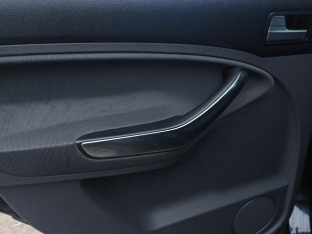 Черный Форд Си-Макс, объемом двигателя 1.6 л и пробегом 189 тыс. км за 6600 $, фото 12 на Automoto.ua