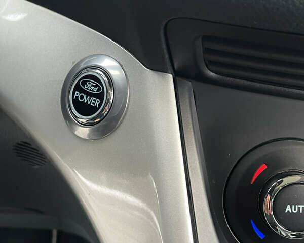 Черный Форд Си-Макс, объемом двигателя 1.6 л и пробегом 206 тыс. км за 8699 $, фото 45 на Automoto.ua