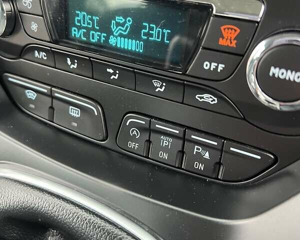 Чорний Форд Сі-Макс, об'ємом двигуна 1.6 л та пробігом 228 тис. км за 7998 $, фото 20 на Automoto.ua