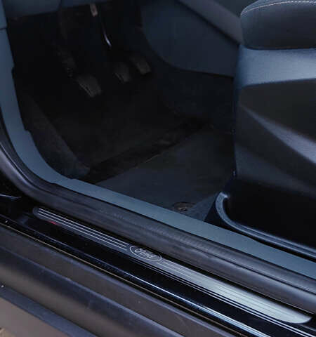 Чорний Форд Сі-Макс, об'ємом двигуна 2 л та пробігом 243 тис. км за 8850 $, фото 34 на Automoto.ua