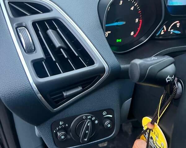 Черный Форд Си-Макс, объемом двигателя 1.6 л и пробегом 229 тыс. км за 8450 $, фото 12 на Automoto.ua