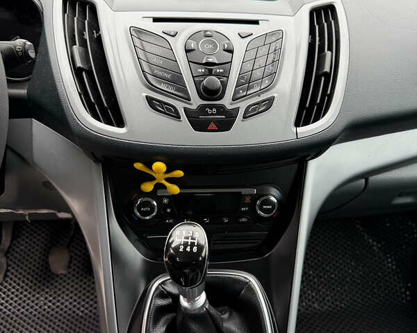 Черный Форд Си-Макс, объемом двигателя 1.6 л и пробегом 289 тыс. км за 6500 $, фото 17 на Automoto.ua