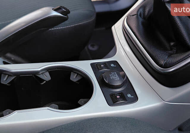 Чорний Форд Сі-Макс, об'ємом двигуна 2 л та пробігом 243 тис. км за 8850 $, фото 35 на Automoto.ua