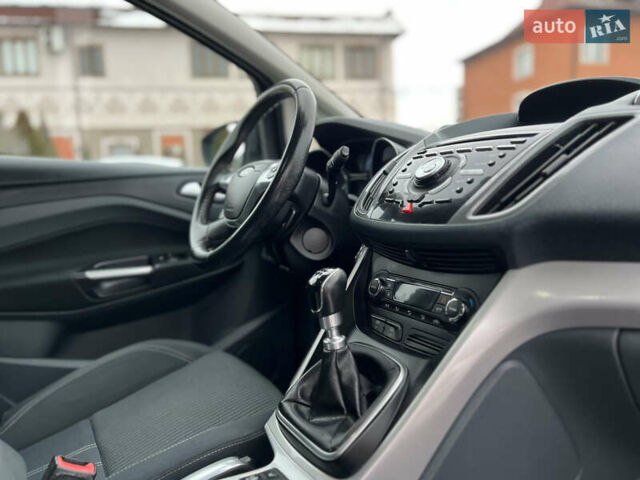 Черный Форд Си-Макс, объемом двигателя 1.6 л и пробегом 229 тыс. км за 7900 $, фото 47 на Automoto.ua