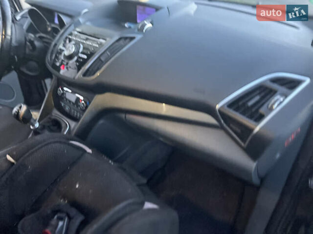 Черный Форд Си-Макс, объемом двигателя 1.6 л и пробегом 400 тыс. км за 7500 $, фото 9 на Automoto.ua