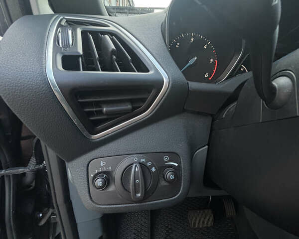 Черный Форд Си-Макс, объемом двигателя 2 л и пробегом 174 тыс. км за 9000 $, фото 8 на Automoto.ua