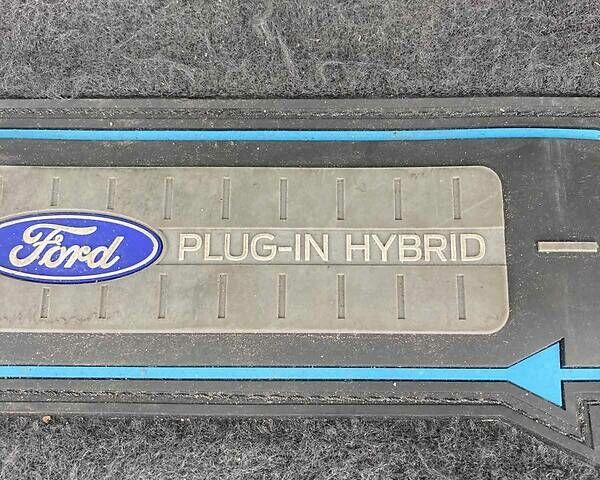 Черный Форд Си-Макс, объемом двигателя 2 л и пробегом 290 тыс. км за 7300 $, фото 4 на Automoto.ua