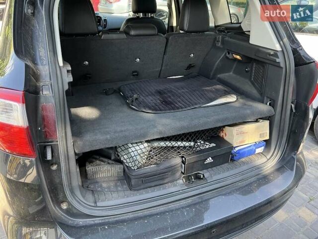 Черный Форд Си-Макс, объемом двигателя 2 л и пробегом 125 тыс. км за 9999 $, фото 20 на Automoto.ua