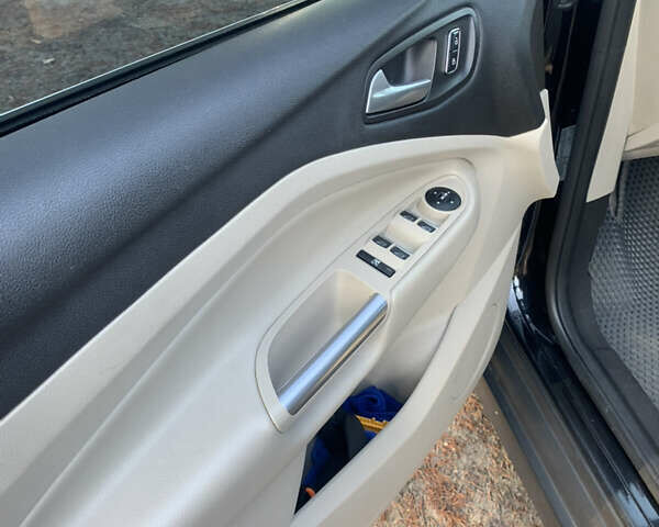 Черный Форд Си-Макс, объемом двигателя 2 л и пробегом 171 тыс. км за 10200 $, фото 15 на Automoto.ua