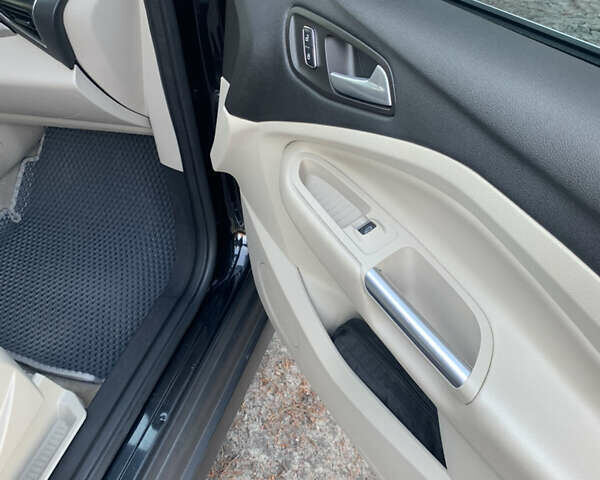 Черный Форд Си-Макс, объемом двигателя 2 л и пробегом 171 тыс. км за 10200 $, фото 19 на Automoto.ua