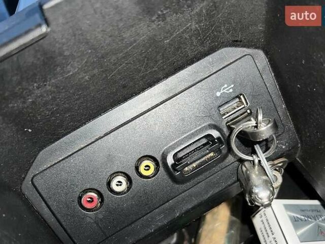 Черный Форд Си-Макс, объемом двигателя 2 л и пробегом 125 тыс. км за 9999 $, фото 18 на Automoto.ua