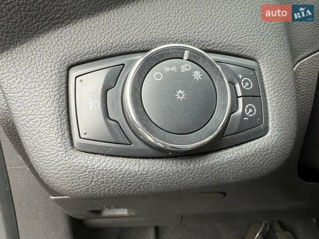 Черный Форд Си-Макс, объемом двигателя 2 л и пробегом 125 тыс. км за 9999 $, фото 17 на Automoto.ua