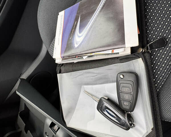 Чорний Форд Сі-Макс, об'ємом двигуна 1.6 л та пробігом 170 тис. км за 7800 $, фото 36 на Automoto.ua