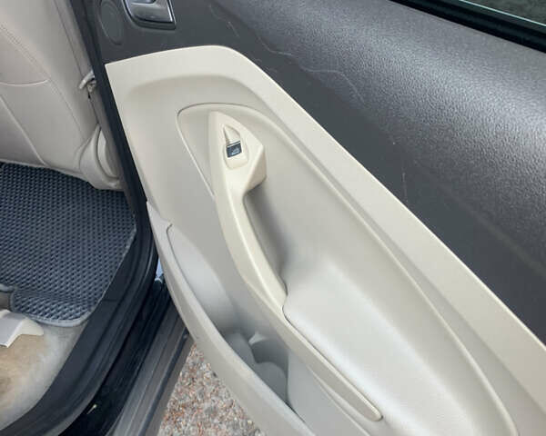 Чорний Форд Сі-Макс, об'ємом двигуна 2 л та пробігом 173 тис. км за 10000 $, фото 12 на Automoto.ua