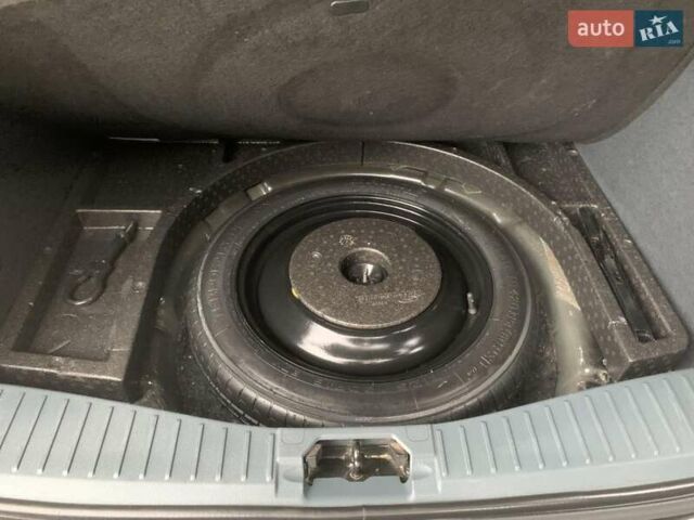 Черный Форд Си-Макс, объемом двигателя 1.6 л и пробегом 204 тыс. км за 8500 $, фото 14 на Automoto.ua