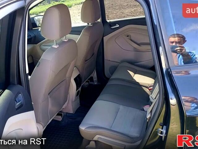 Черный Форд Си-Макс, объемом двигателя 2 л и пробегом 200 тыс. км за 8000 $, фото 5 на Automoto.ua