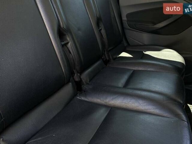 Черный Форд Си-Макс, объемом двигателя 1.56 л и пробегом 242 тыс. км за 9499 $, фото 7 на Automoto.ua