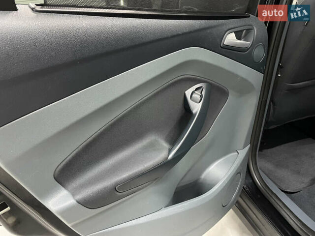 Чорний Форд Сі-Макс, об'ємом двигуна 1.6 л та пробігом 220 тис. км за 8990 $, фото 39 на Automoto.ua