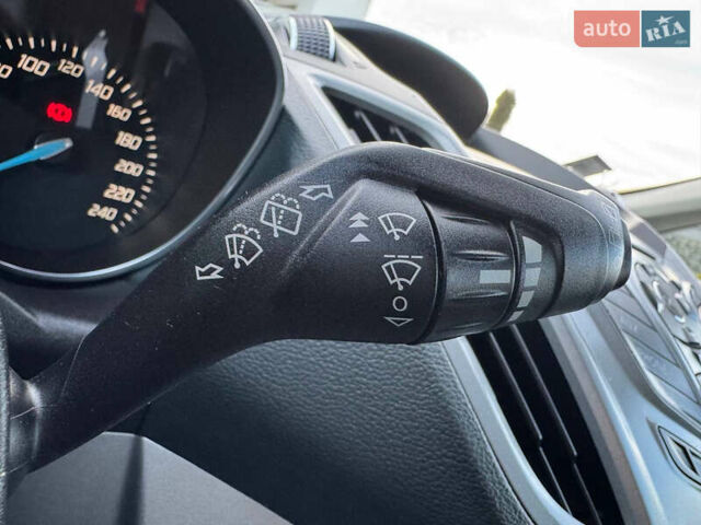 Черный Форд Си-Макс, объемом двигателя 1.6 л и пробегом 232 тыс. км за 8199 $, фото 63 на Automoto.ua