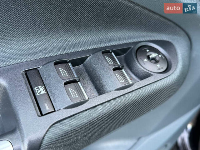 Черный Форд Си-Макс, объемом двигателя 1.6 л и пробегом 232 тыс. км за 8199 $, фото 55 на Automoto.ua