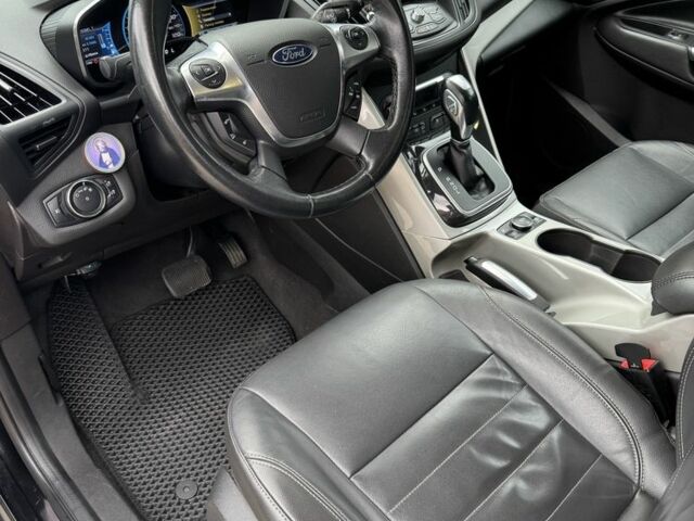 Черный Форд Си-Макс, объемом двигателя 2 л и пробегом 178 тыс. км за 11200 $, фото 5 на Automoto.ua