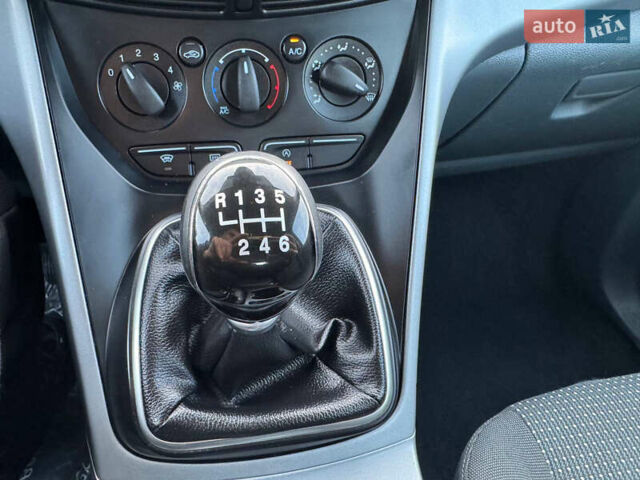 Черный Форд Си-Макс, объемом двигателя 1.6 л и пробегом 232 тыс. км за 8199 $, фото 66 на Automoto.ua