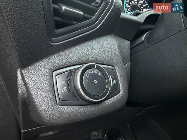 Черный Форд Си-Макс, объемом двигателя 2 л и пробегом 154 тыс. км за 11450 $, фото 51 на Automoto.ua