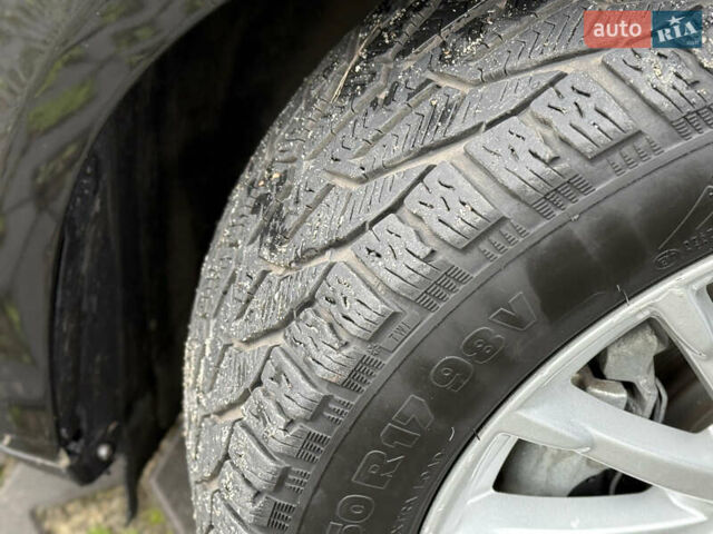 Черный Форд Си-Макс, объемом двигателя 2 л и пробегом 188 тыс. км за 9900 $, фото 12 на Automoto.ua