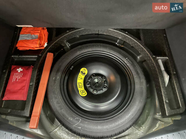 Чорний Форд Сі-Макс, об'ємом двигуна 1.6 л та пробігом 220 тис. км за 8990 $, фото 34 на Automoto.ua