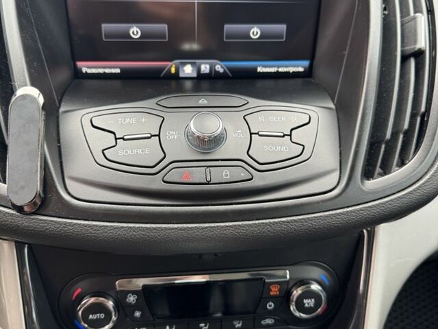 Черный Форд Си-Макс, объемом двигателя 2 л и пробегом 178 тыс. км за 11200 $, фото 7 на Automoto.ua