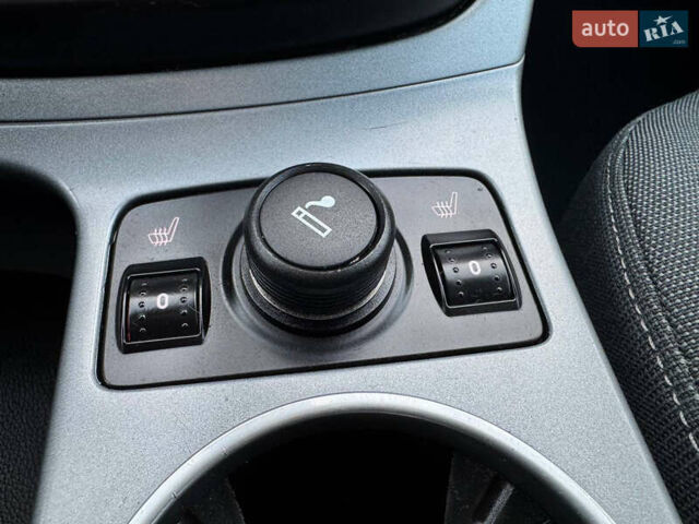 Черный Форд Си-Макс, объемом двигателя 1.6 л и пробегом 232 тыс. км за 8199 $, фото 67 на Automoto.ua