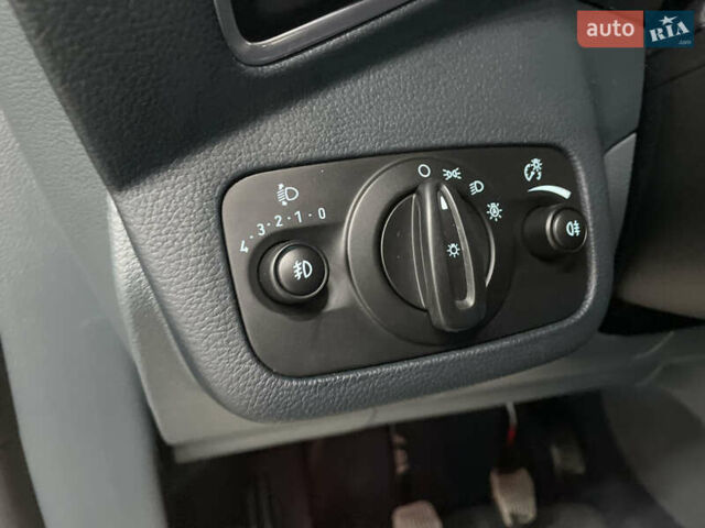 Чорний Форд Сі-Макс, об'ємом двигуна 1.6 л та пробігом 220 тис. км за 8990 $, фото 69 на Automoto.ua