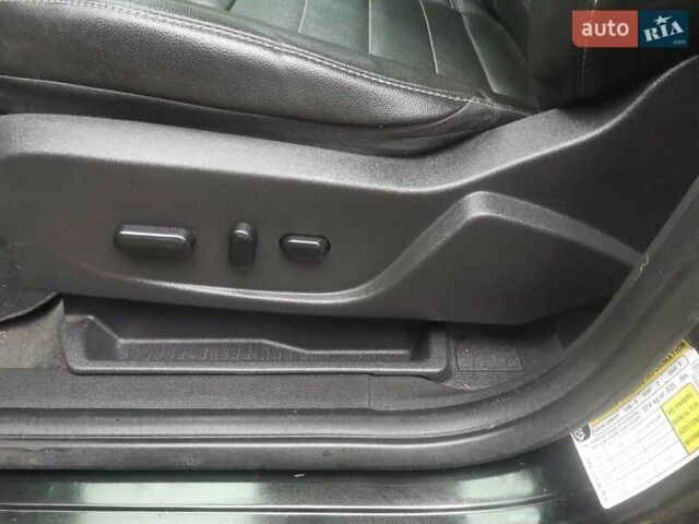 Черный Форд Си-Макс, объемом двигателя 2 л и пробегом 160 тыс. км за 9800 $, фото 7 на Automoto.ua