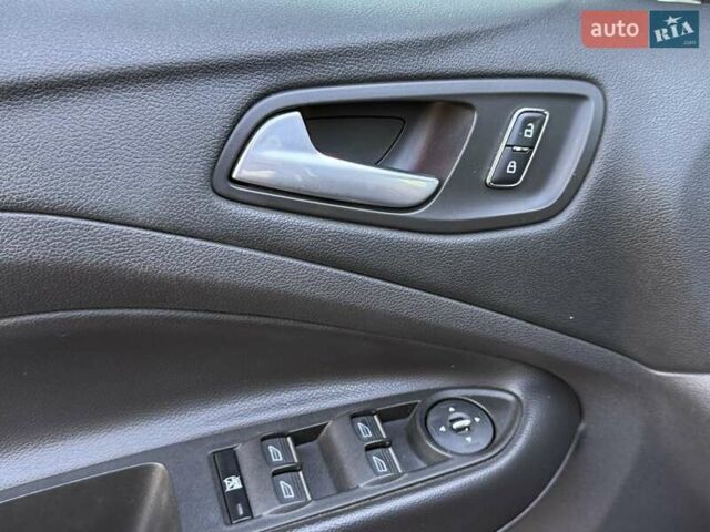 Черный Форд Си-Макс, объемом двигателя 2 л и пробегом 187 тыс. км за 9999 $, фото 16 на Automoto.ua