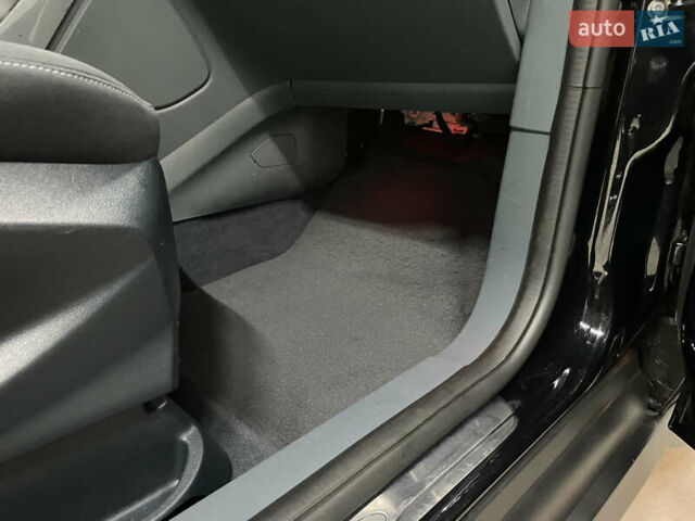 Чорний Форд Сі-Макс, об'ємом двигуна 1.6 л та пробігом 220 тис. км за 8990 $, фото 55 на Automoto.ua