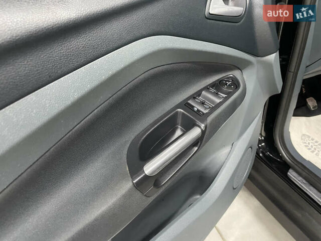 Чорний Форд Сі-Макс, об'ємом двигуна 1.6 л та пробігом 220 тис. км за 8990 $, фото 44 на Automoto.ua