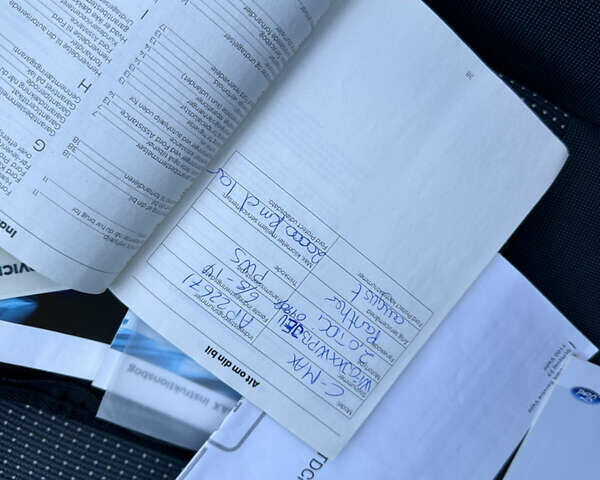 Чорний Форд Сі-Макс, об'ємом двигуна 2 л та пробігом 290 тис. км за 8300 $, фото 27 на Automoto.ua