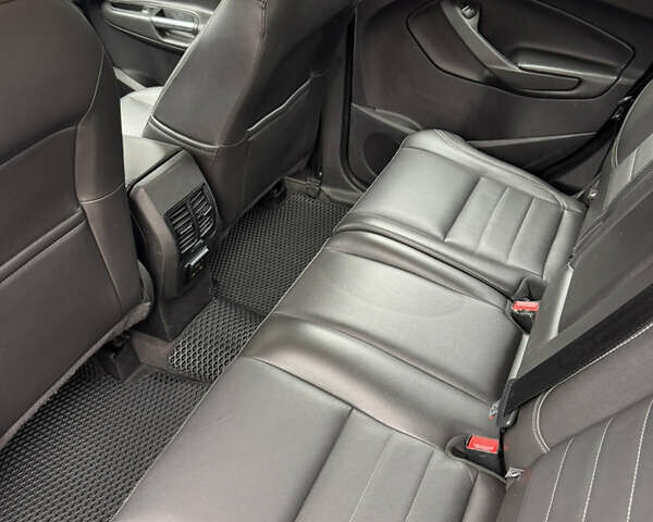 Чорний Форд Сі-Макс, об'ємом двигуна 2 л та пробігом 178 тис. км за 10200 $, фото 4 на Automoto.ua