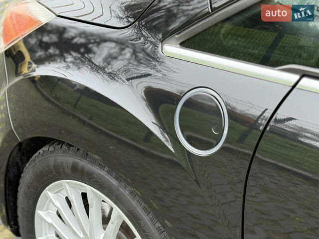 Черный Форд Си-Макс, объемом двигателя 2 л и пробегом 188 тыс. км за 9900 $, фото 9 на Automoto.ua