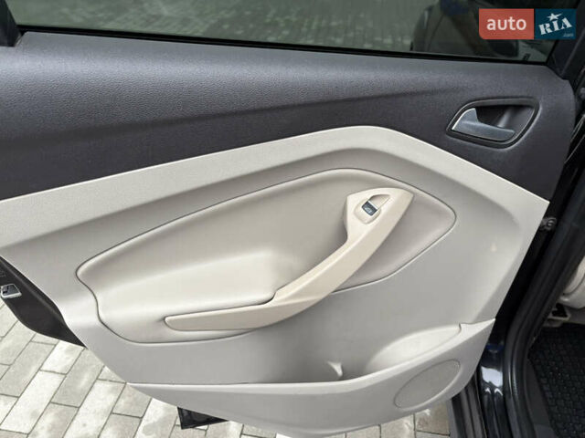 Черный Форд Си-Макс, объемом двигателя 2 л и пробегом 199 тыс. км за 10700 $, фото 11 на Automoto.ua