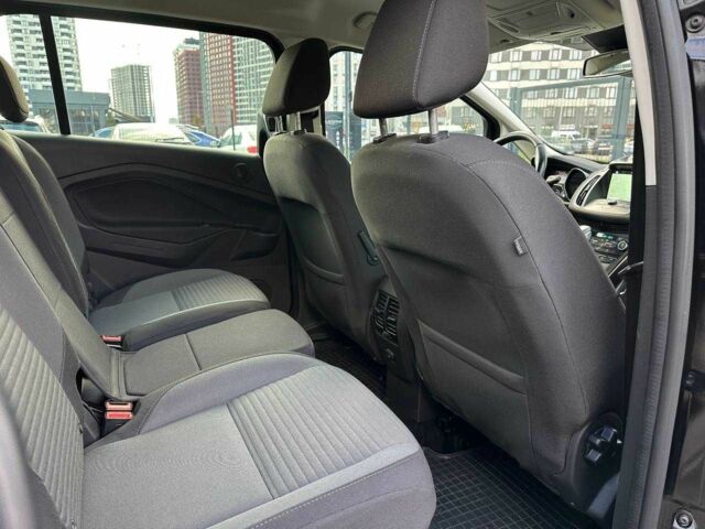 Черный Форд Си-Макс, объемом двигателя 2 л и пробегом 196 тыс. км за 11300 $, фото 21 на Automoto.ua