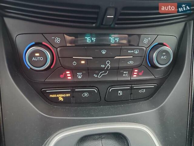 Черный Форд Си-Макс, объемом двигателя 2 л и пробегом 67 тыс. км за 13050 $, фото 13 на Automoto.ua